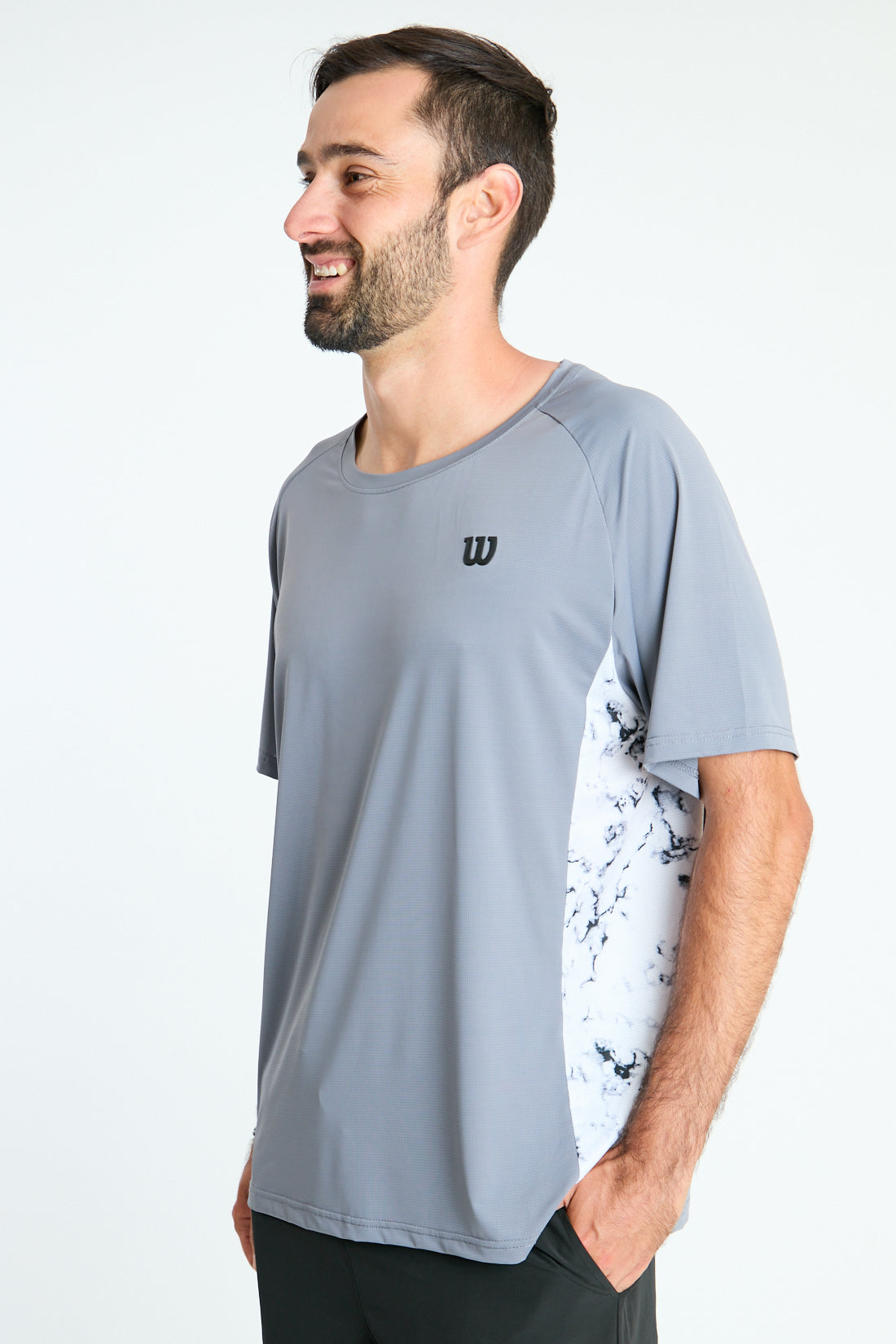 POLERA DEPORTIVA HOMBRE GRIS