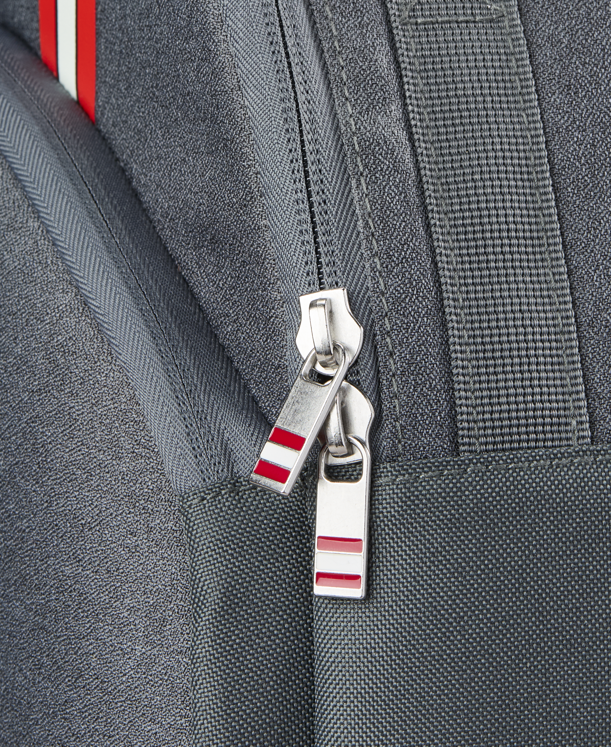 Bolso Tour 6Pk 2025