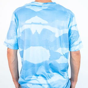 POLERA DEPORTIVA HOMBRE CELESTE